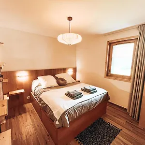  Appartement Le Peyra, 4 Personnes Avec Terrasse Et Jardin